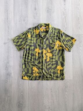 UO Green Warped Mushroom Shirt - M